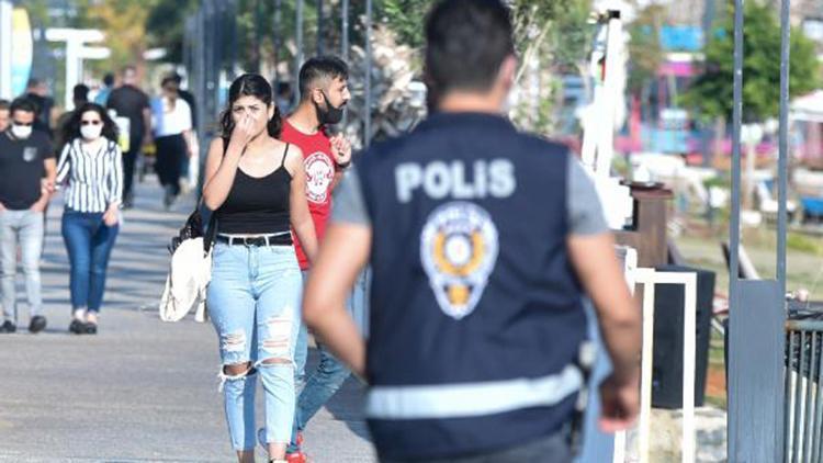 Antalya polisinden sigara ve maske uyarısı