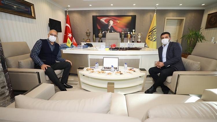 Türkiye Voleybol Federasyonu Başkanı Üstündağ, MKE Ankaragücü Kulübünü ziyaret etti
