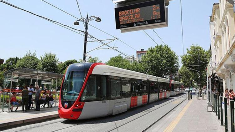 Kabataş-Bağcılar tramvay hattındaki kaza seferleri aksattı