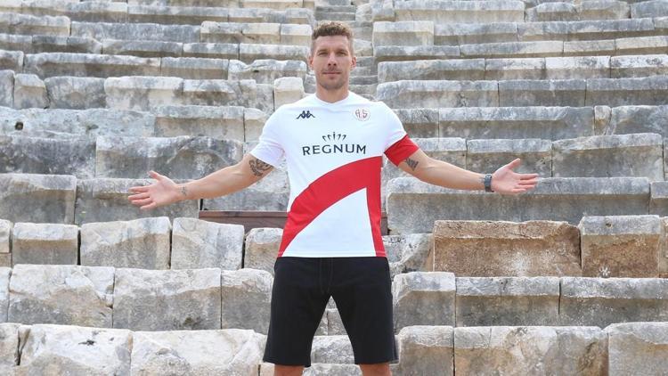 Antalyasporun Alman yıldızı Lukas Podolski turizm elçisi oldu
