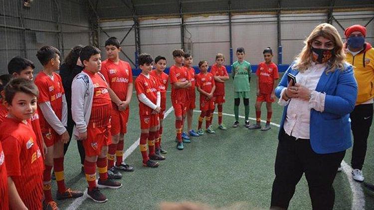 Kayserispor Başkanı Berna Gözbaşı: Altyapı bizim için çok önemli, 14 futbol okulumuz var...