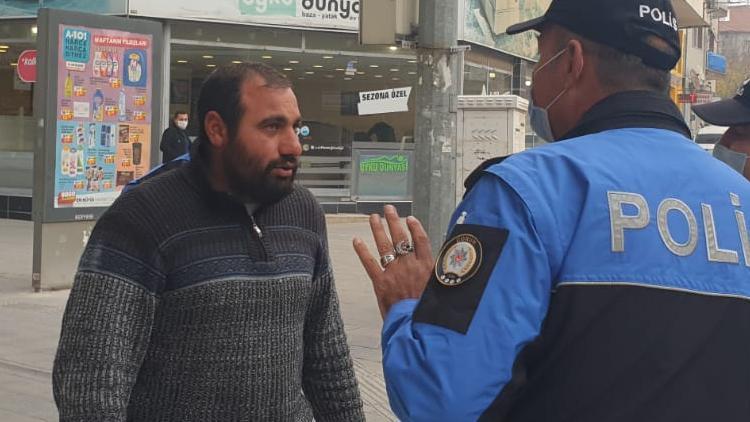 Çorumda maske takmadığı için ceza yedi, polislere Adam mı öldürdüm dedi