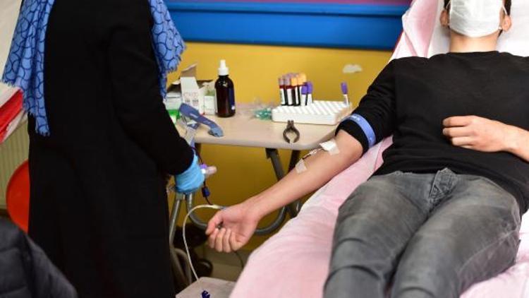 Tuzla’da gençler kan bağışı yaparak umut oldu
