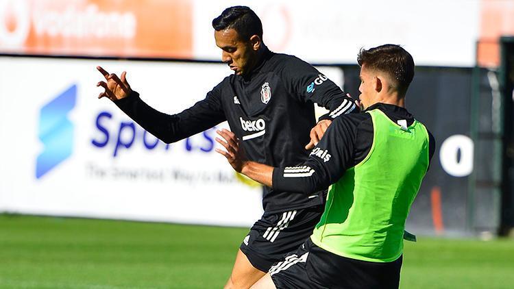 Beşiktaşta Covid-19 olan 2 futbolcu Başakşehir maçına yetişebilir