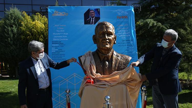 Prof. Dr. İnan’ın İran’da büstü dikildi