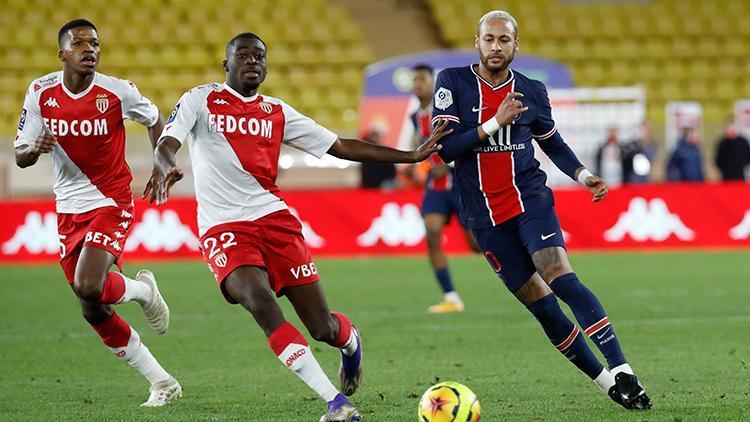 PSG deplasmanda Monacoya 3-2 yenildi