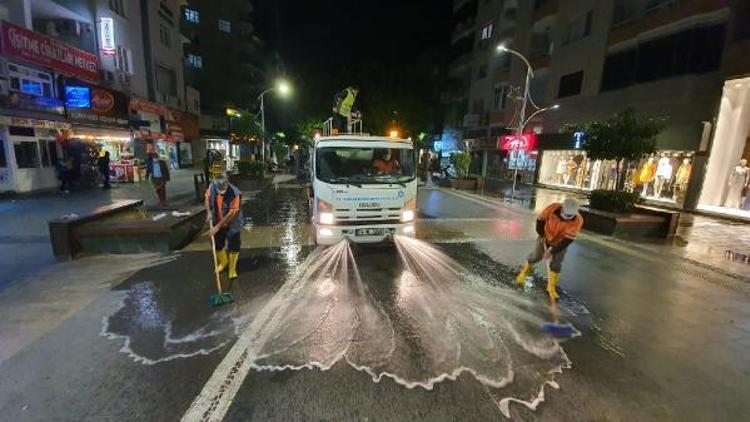 Mersinde cadde ve sokaklar dezenfekte ediliyor