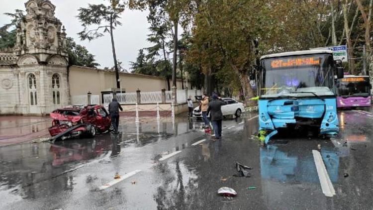 Son dakika... Dolmabahçede otomobil otobüsle çarpıştı