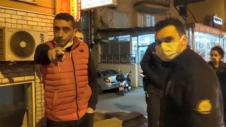 Yasağa rağmen sokağa çıktı, polisleri ve gazetecileri tehdit etti