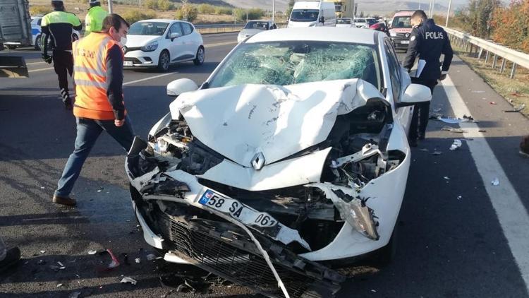 Sürücüden özür dilemek için otomobilinden indi, arkasındaki aracın çarpmasıyla öldü