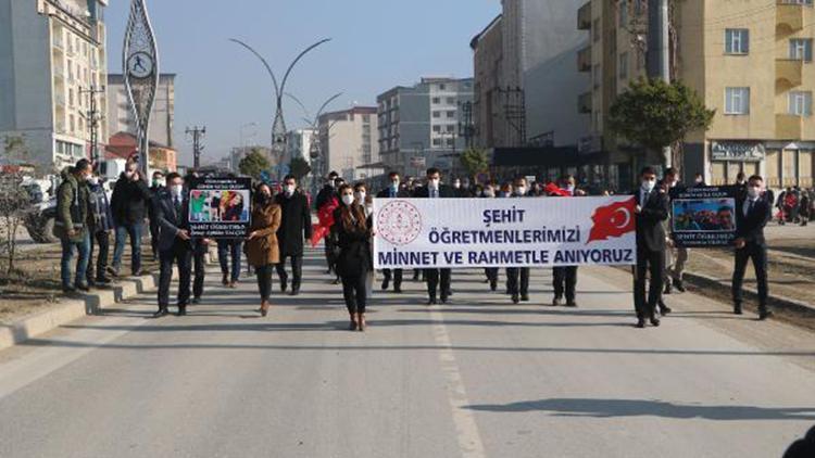 Yüksekovada öğretmenlerden şehit meslektaşları için yürüyüş