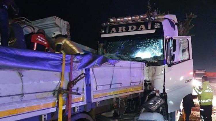 Karacabeyde zincirleme kaza: 3 yaralı