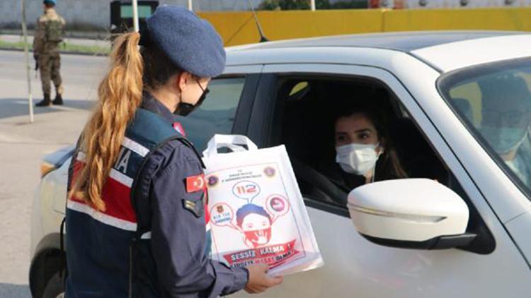 Jandarma yol uygulamasında kadına yönelik şiddete dikkat çekti