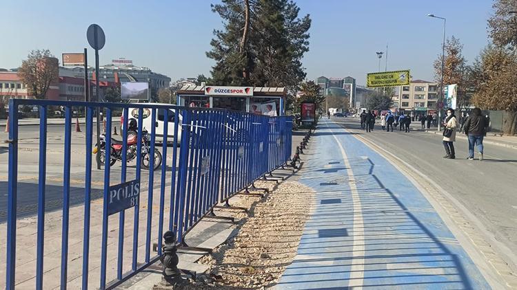 Vakalar arttı, Düzce’de en yoğun caddede giriş çıkışlar sınırlandırıldı