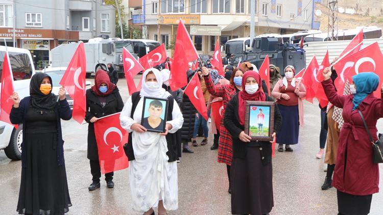 Şırnaklı kadınlar, HDP önündeki eylemlerini 12nci haftada da sürdürdü