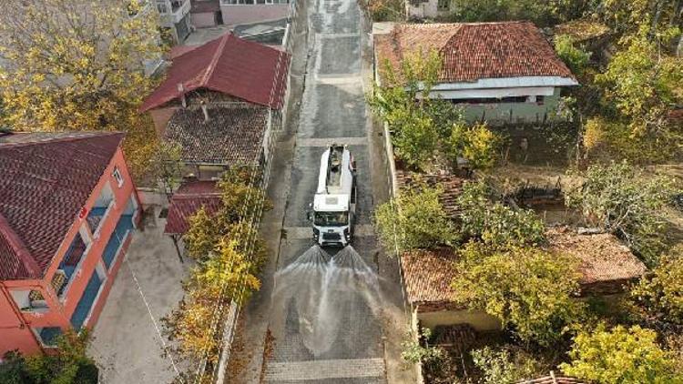 Erbaa Belediyesi cadde ve sokakları dezenfekte ediyor