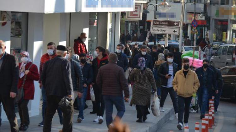 Aksarayda vaka artışına rağmen caddelerde yoğunluk