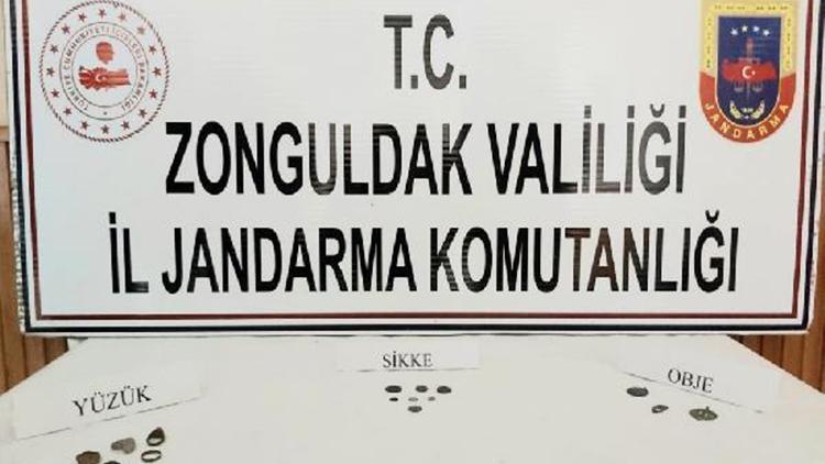 Bulduğu tarihi eserleri satmak isterken yakalandı