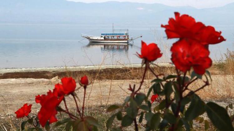 Burdur Gölünde kış sessizliği