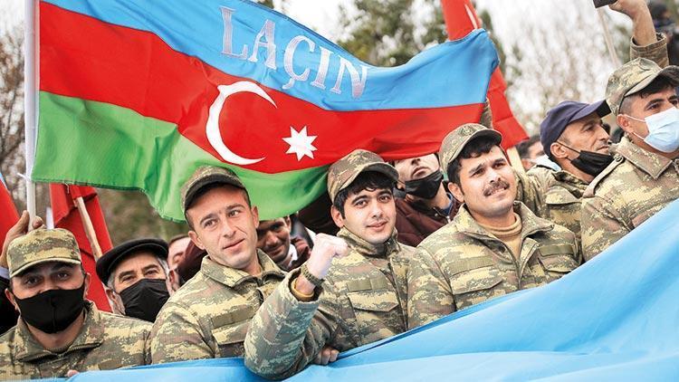 Azerbaycan 10 Kasım’ı Zafer Günü ilan etti