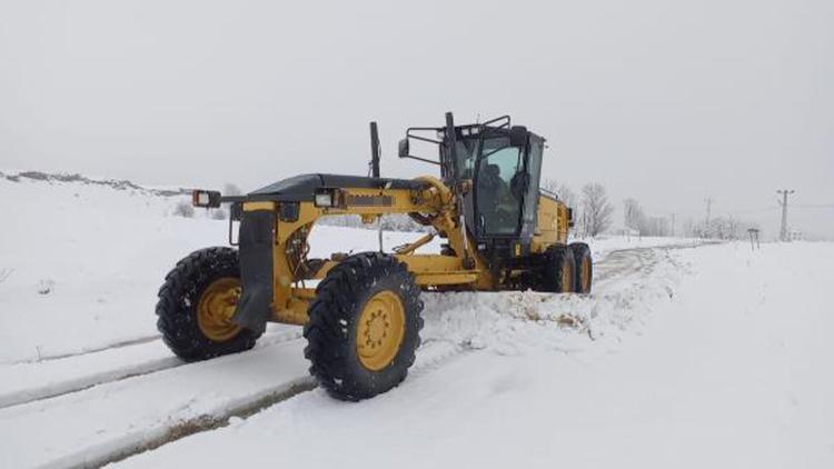 Tuncelide kardan kapanan 41 köy yolu, ulaşıma açıldı