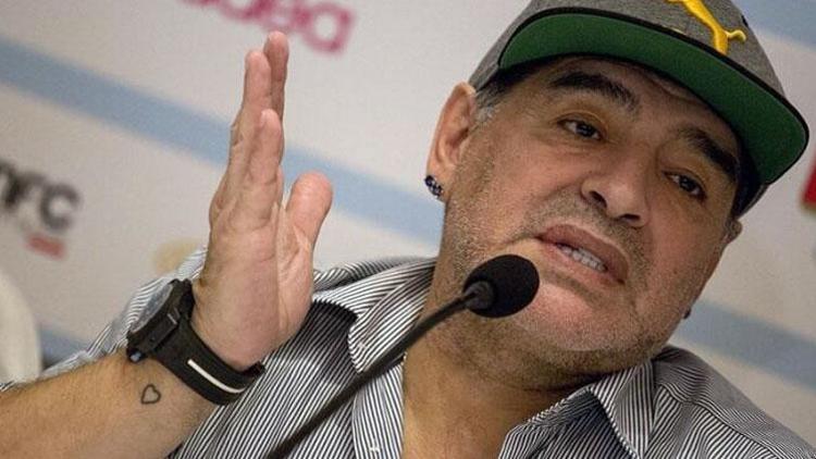 Maradona, neden iki kola saat takıyordu