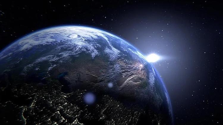 Dünya yörüngesindeki gök cismi 54 yıllık roket çıktı