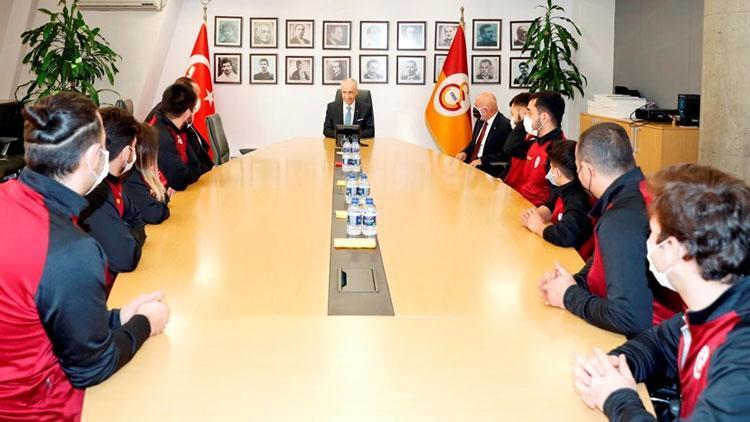 Mustafa Cengiz, Galatasaray Tekerlekli Sandalye Basketbol Takımı ile buluştu