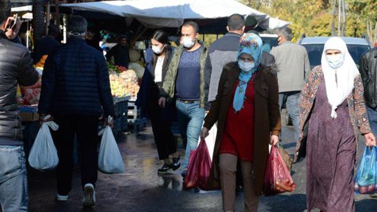 56 saatlik kısıtlama öncesi Diyarbakır caddelerinde yoğunluk