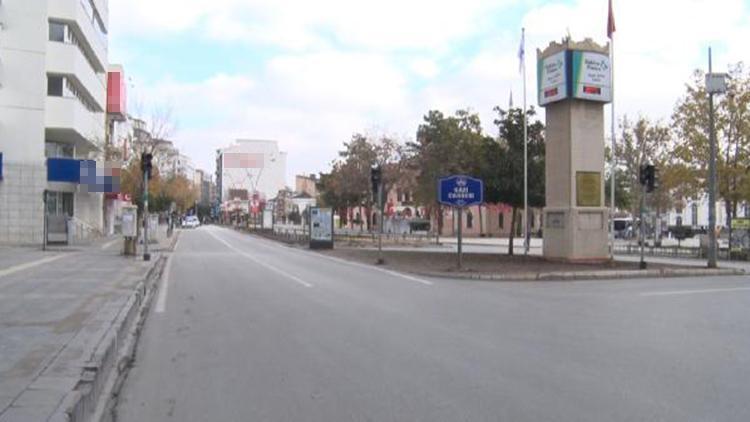 Elazığda cadde ve sokaklar boş kaldı