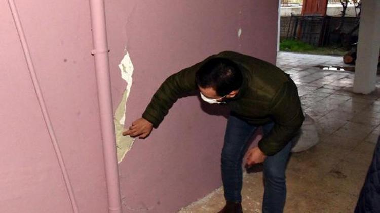 Antalya depremi, Anamurdaki bir binayı etkiledi