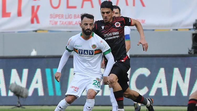 Ligdeki ilk mağlubiyetini alan Alanyaspor, gözünü Göztepe maçına çevirdi