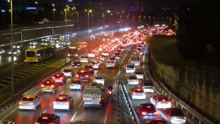 Son dakika haberi... 15 Temmuz Şehitler Köprüsünde trafik yoğunluğu