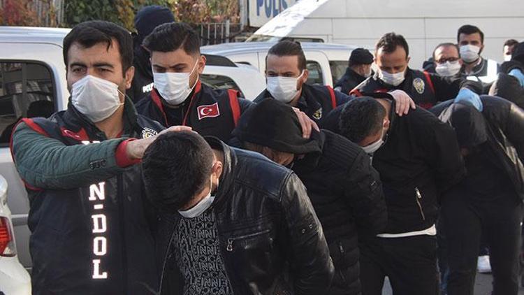 İzmir’de Alman vatandaşlarını dolandıran 26 kişi tutuklandı