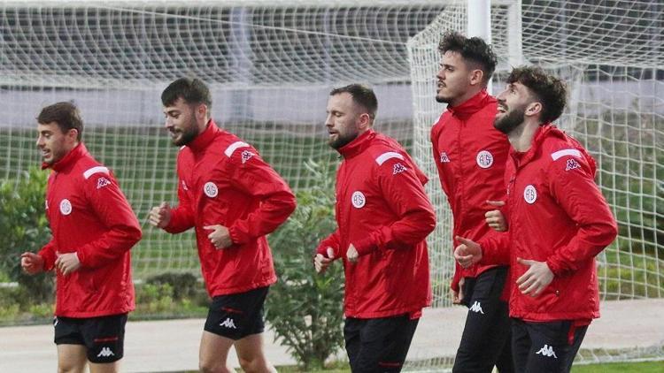 Antalyaspor’da sakatlar iyileşti 7 futbolcu...