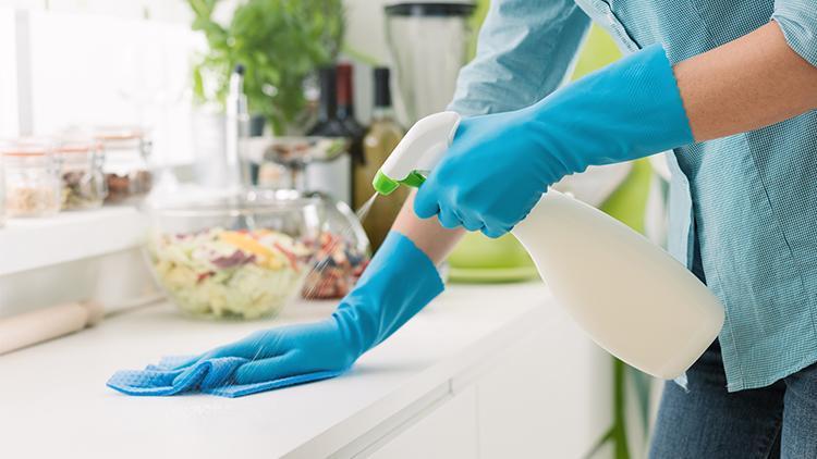 Mutfak fayanslarınızı doğal yöntemlerle temizleyin