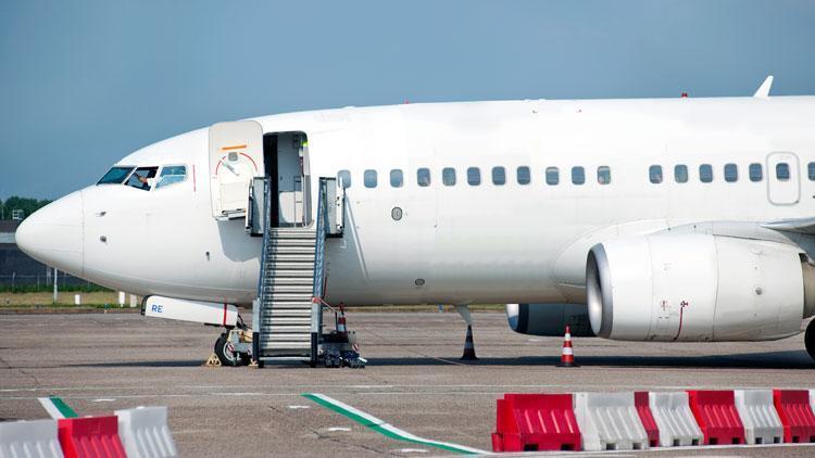 Türkiyedeki havalimanlarından sefer yapan uçaklar ortalama 98 yolcu taşıdı