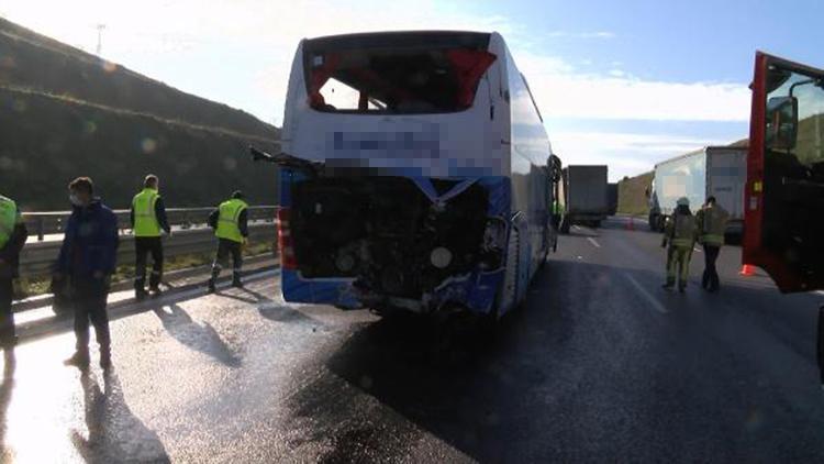 Çekmeköyde TIR otobüse arkadan çarptı: 3 yaralı