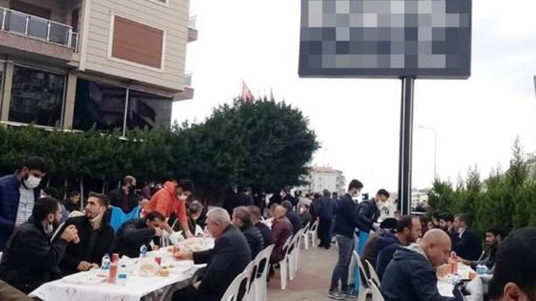 Son dakika haberleri... Babasını koronavirüsten kaybetti... Onlarca kişinin katıldığı mevlide inceleme