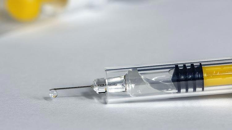 Son dakika koronavirüs haberi: Kanada, BioNTech ve Pfizerın geliştirdiği aşıyı onayladı