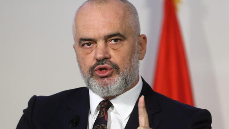 Arnavutluk İçişleri Bakanı istifa etti