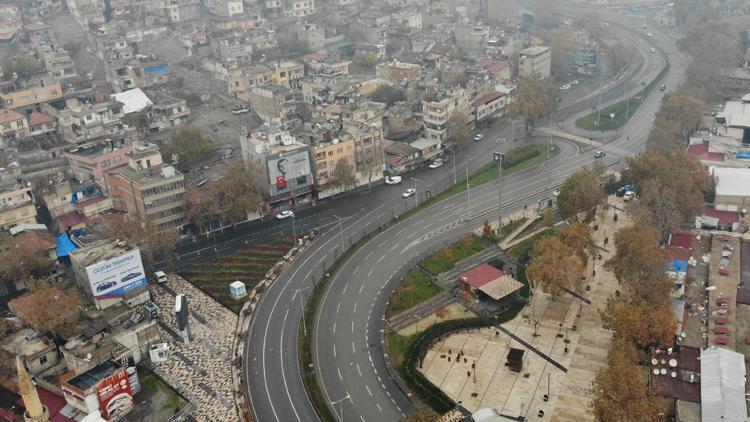 Kahramanmaraşta sessizliğe bürünen cadde ve sokaklar havadan görüntülendi