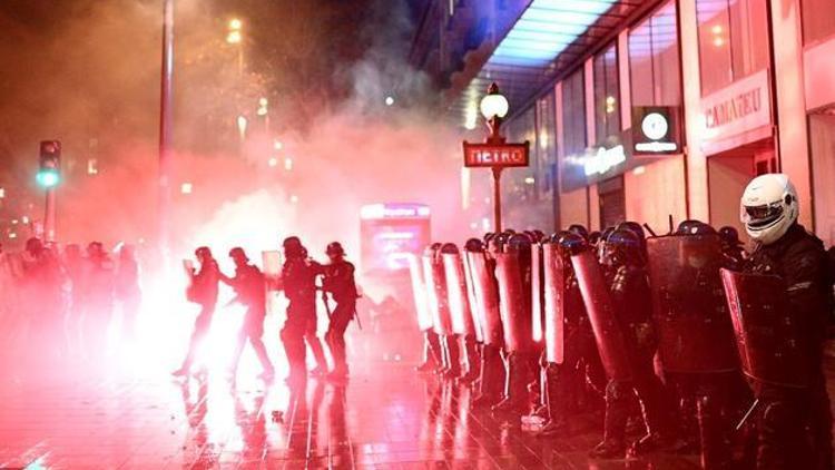 Son dakika haberleri... Fransa’daki protestolarda binlerce kişi sokaklara döküldü: 142 kişi gözaltına alındı