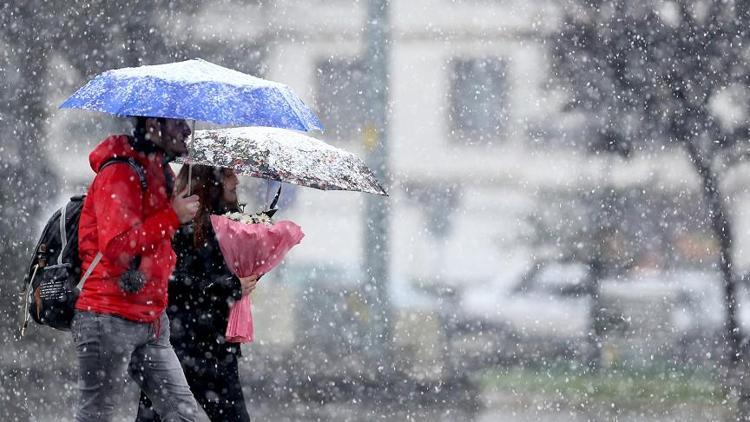 İstanbula kar ne zaman yağacak Meteoroloji uyardı İşte 14 Aralık MGM il il hava durumu tahminleri