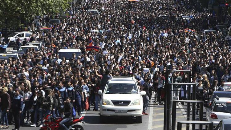 Son dakika...Ermenistanda 3 günlük yas ilan edildi