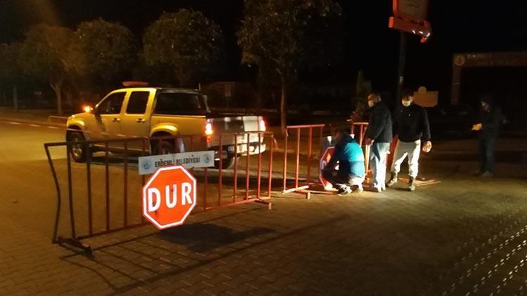 Mersinde sahil yolu trafiğe kapandı