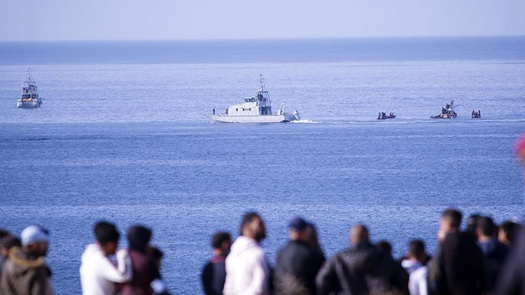 Cezayirde askeri helikopter düştü