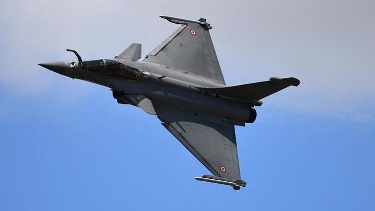 Yunanistan 18 Rafale uçağı için Fransaya 2,3 milyar avro ödeyecek