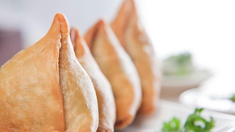 Sebzeli samosa (Hint böreği) tarifi
