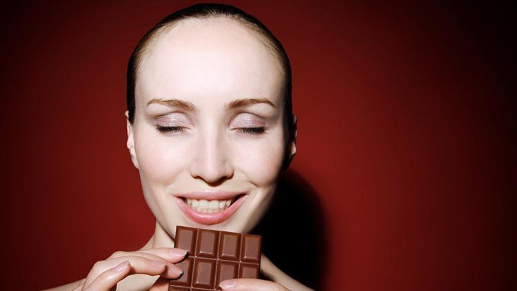 Çok fazla şeker yediğinizi gösteren 8 işaret